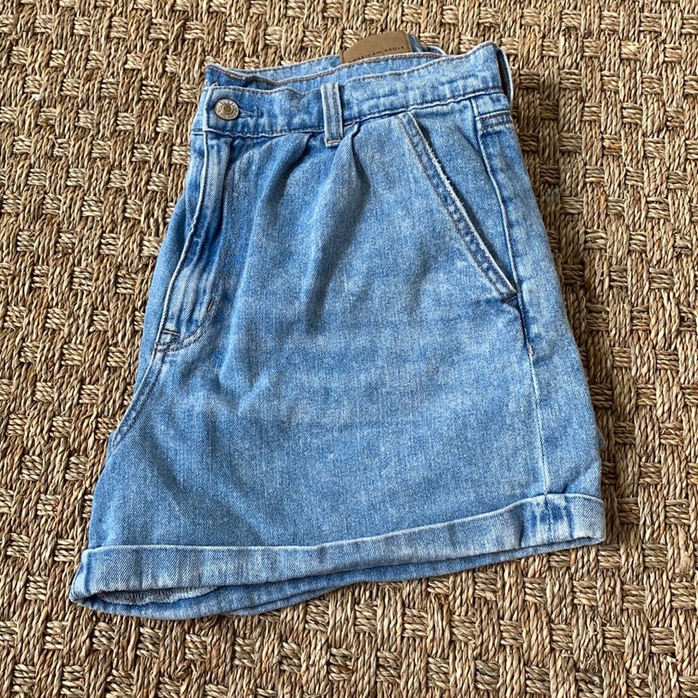 American eagle mom short